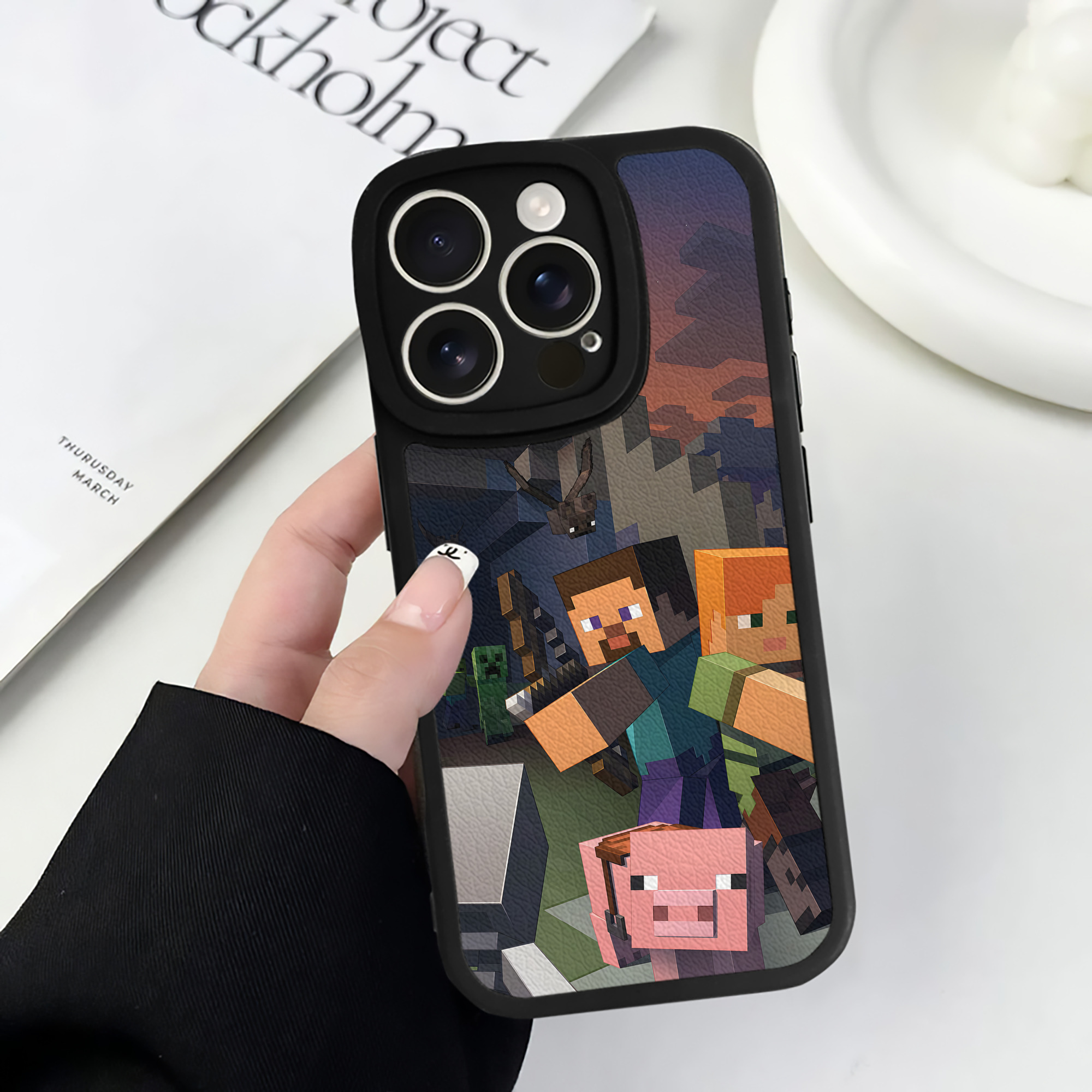 （画像用） マインクラフト ブロックの世界 Minecraft MC Block world 【iPhone 16シリーズ対応】シリコンスマホケース（レザー調） 材質：シリコン